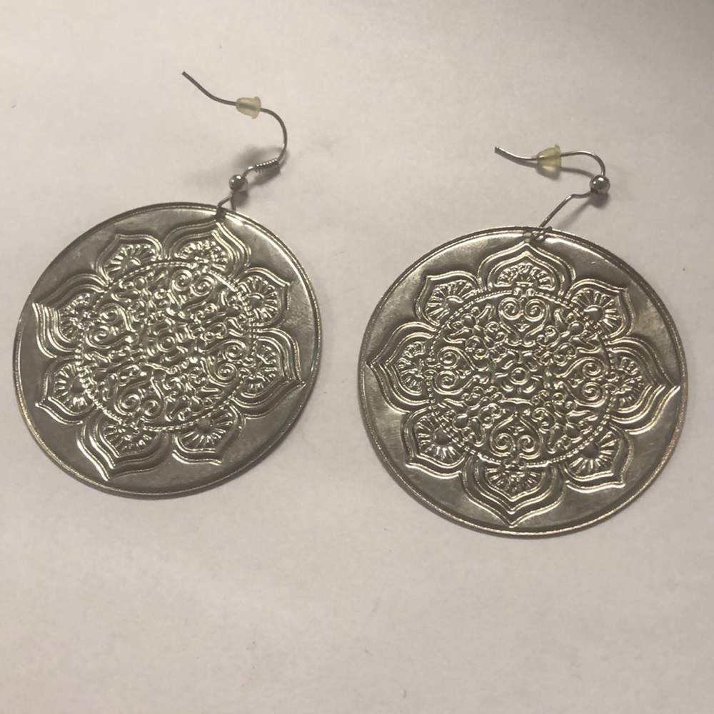 Cute earrings - Picture 2 of 3